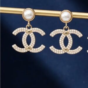 Elegant Pearl and Gold Earrings